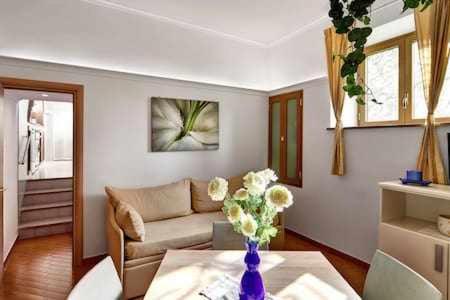 GOCCE VILLAS - Casa dellAccademia Apartment in Sorrento Centre - Bed and Breakfast Sorrento