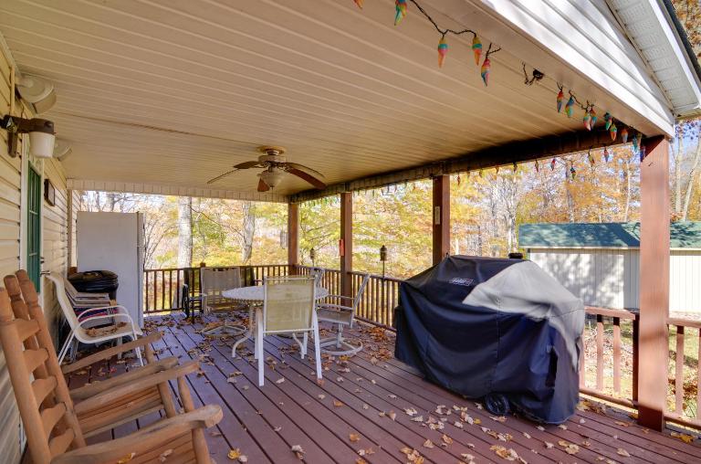 Cozy Tennessee Escape w/ Porch, Grill & Fire Pit! - B&B Frogue