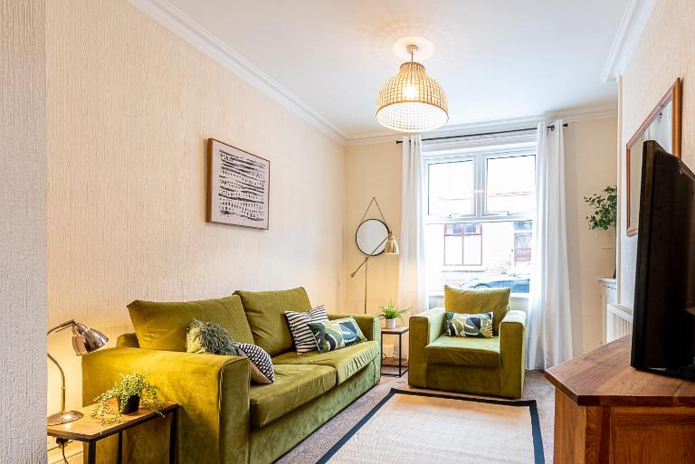 2 bed, up to 6 guests near Chester City Centre - Bed and Breakfast Chester