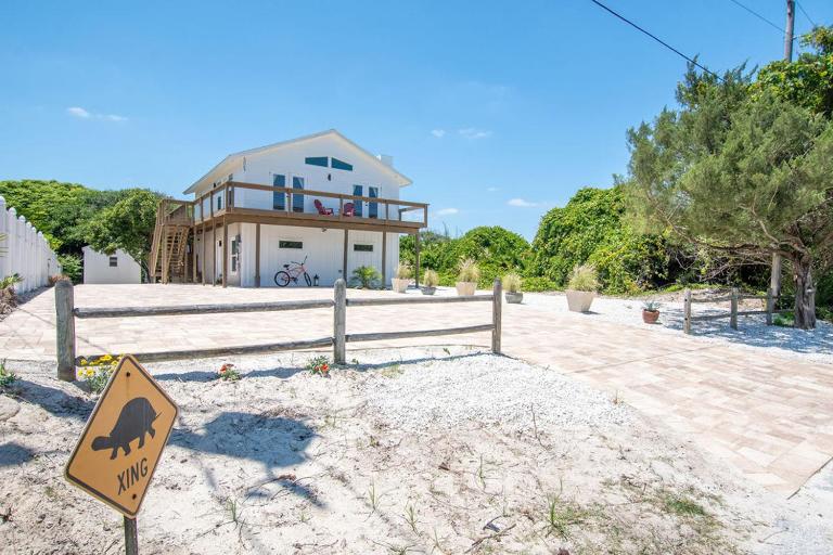 Bright New Beach House with In- Law Suite -- 2 blocks to beach! - B&B San Agustín