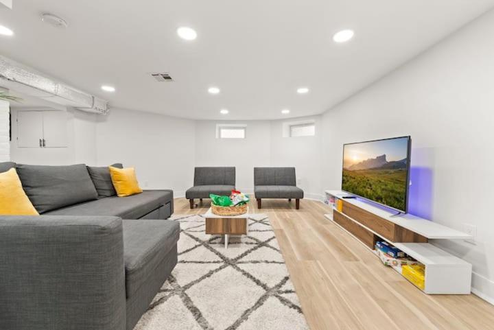 10Guests! Parking 1ST FLOOR-Duplex - B&B Fair Lawn