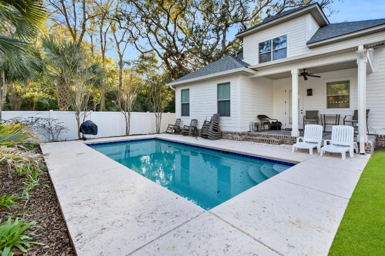 Sandy Tows - B&B Saint Simons Island