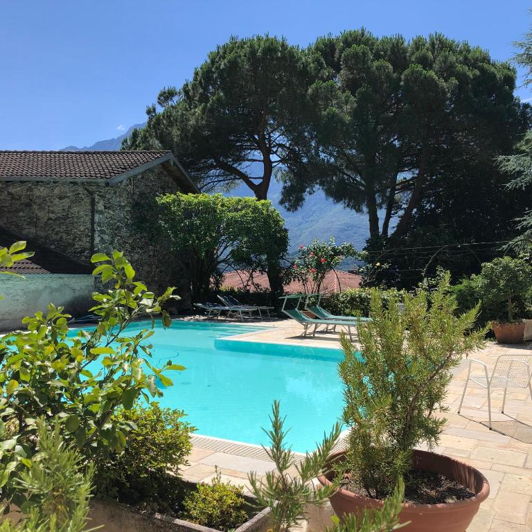 Villa Eden jacuzzi pool & private parking - B&B Domaso