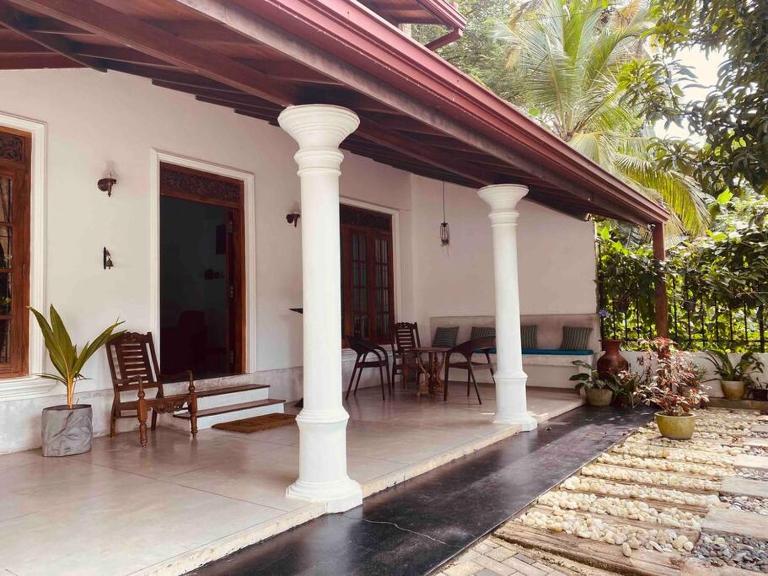 Regina Niwasa House - Ferienwohnung Hikkaduwa