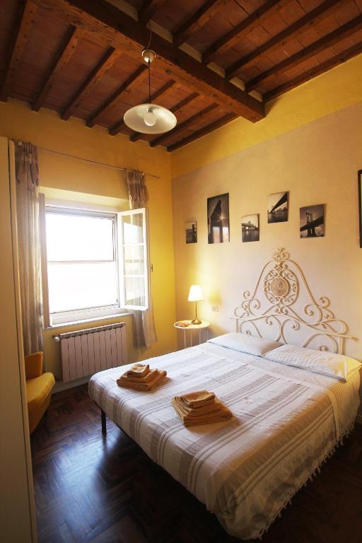 suite tra i tetti con bagno privato - B&B Pisa