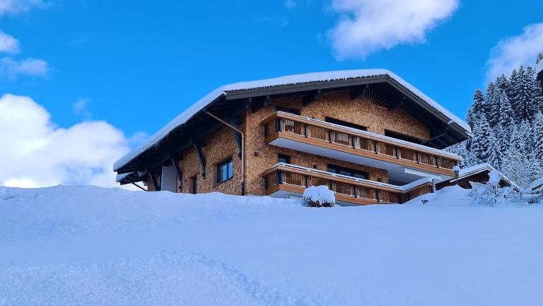 Haus Alpenglück - Ferienwohnung Riezlern
