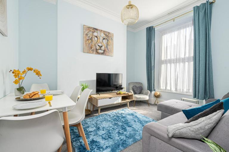 Saint James' House by Smart Welcomes - B&B Plymouth