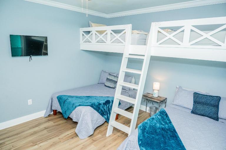 Cottage Beach House Steps From Beach 3 bedroom 2 bath - Ferienwohnung Gulf Shores