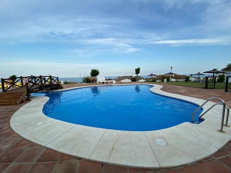 Lovely Seaside Luxury Penthouse - B&B Alcaidesa