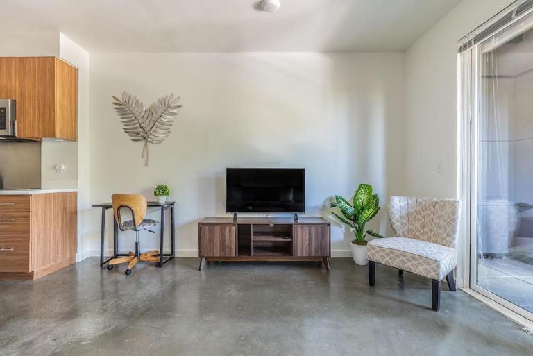 Central District Condo | Modern| Rooftop - B&B Seattle
