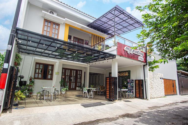 Bisma Balcony Homestay - Bed and Breakfast Jogjakarta