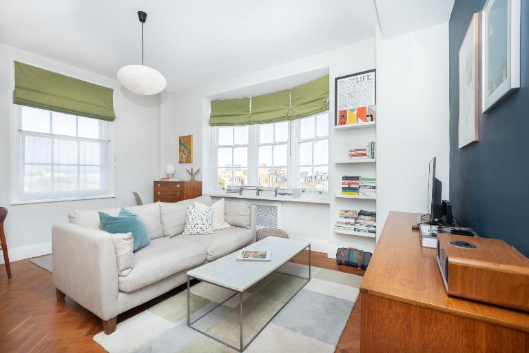Bright 1BR Apt, 1min to Tube & Kensington Gardens - B&B London