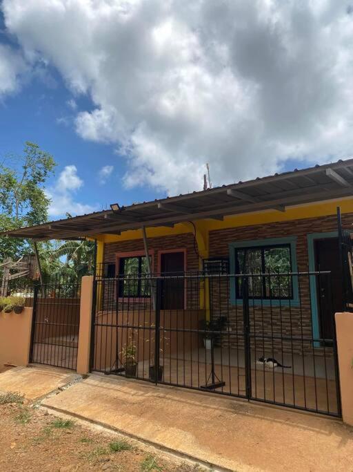 Friendly Transient House - Bed and Breakfast Puerto Princesa City