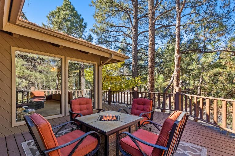 Sensational Burning Tree 4 bed 3 bath Retreat in the Country Club - Bed and Breakfast Flagstaff