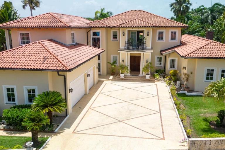 Exclusive Villa at Hideaway Beach - B&B Cabarete