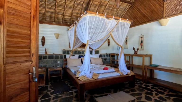 Ravoravo beach house Nosy Be-Atanfondro Park Lokobe - B&B Antafondro