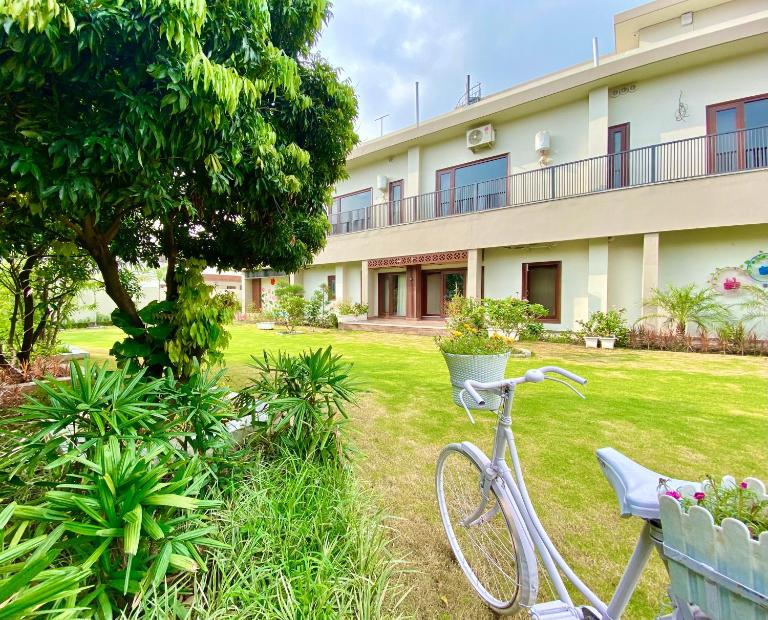 Vastu Serene Studio Apartment - Bed and Breakfast Dehradun