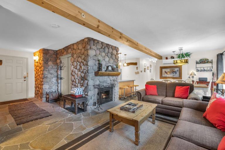 2 BDR Townhome with Lots of Charm Free Parking - B&B Park City