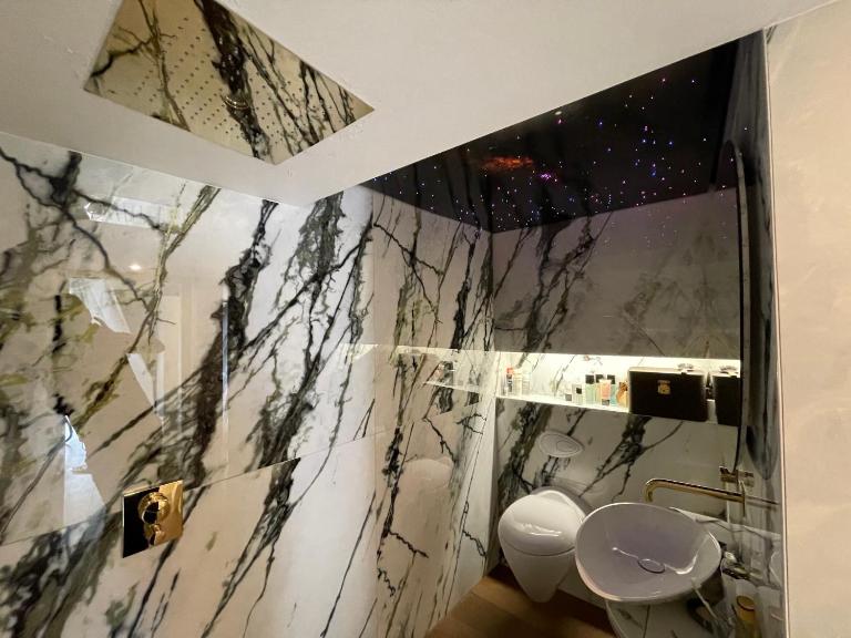 Mazot Agora Suite - Pop-Up Gallery Experience Suite - Chambres d'hôtes Salvan