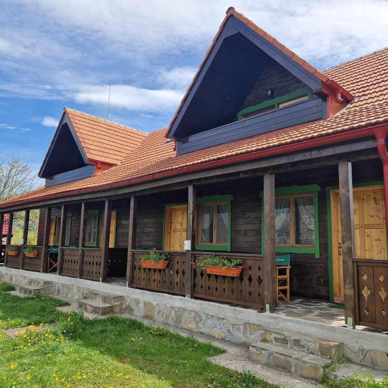 Alpine Escape Studios - B&B Măgura