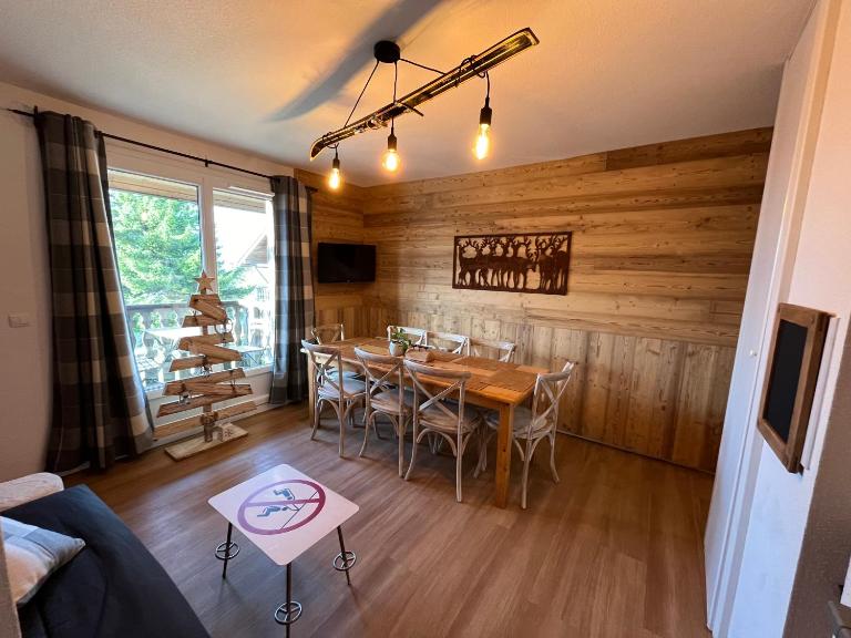 T3 duplex Super Besse, parking, piscine, wifi - Chambres d'hôtes Besse-et-Saint-Anastaise