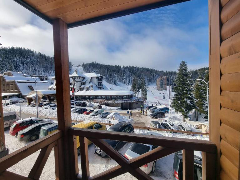Apartman 151 U u Aparthotelu Vučko Jahorina - private host - Bed and Breakfast Jahorina