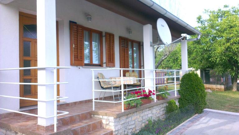 Apartment Ana - B&B Albona