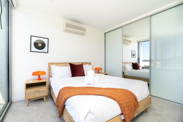 2BR Penthouse with Breathtaking View! - Hosted by CanStay - Ferienwohnung Canberra