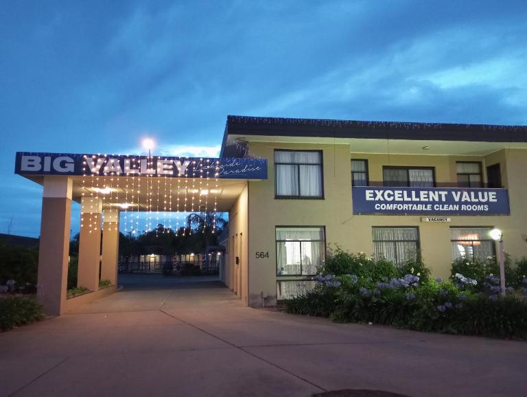 Big Valley Lakeside Paradise Motor Inn - Chambres d'hôtes Shepparton
