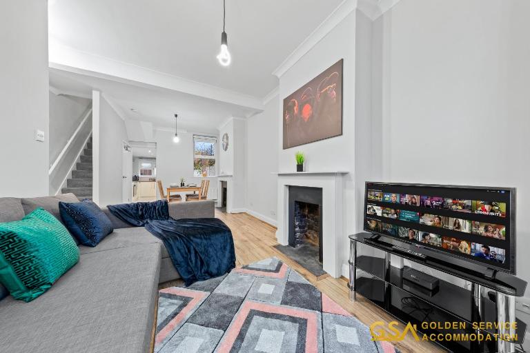 Prime Location House By Golden Service Accommodation Contractors Stay Forest Gate - Chambres d'hôtes Londres