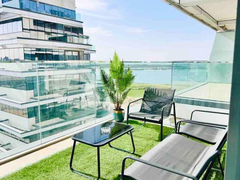 Mayan Studio Apartment - Bed and Breakfast Abu Dhabi