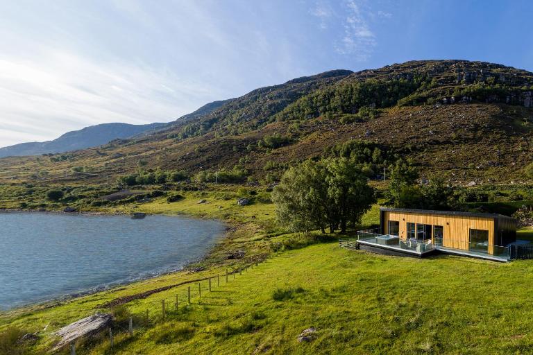 Birches Lodge with Hot Tub - B&B Dundonnell