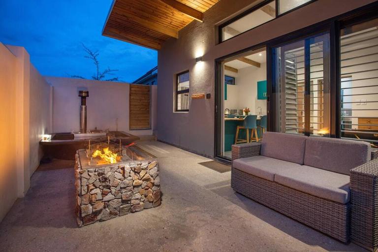 Cosy Cottage - Wood-fired Hot Tub & Fire Pit - B&B Hermanus
