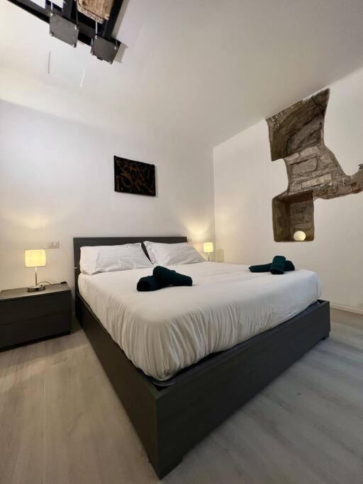 Piazza Roma apartment next como lake and station by revenue house - B&B Como