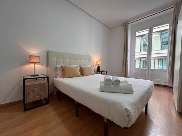 Stunning apartment in Gran Via for 4 people. S3 - B&B Madrid