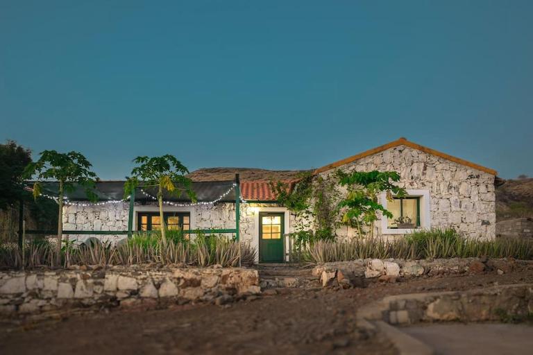 Casa Aloé Vera - Private House w/ free Breakfast - Bed and Breakfast Cidade Velha