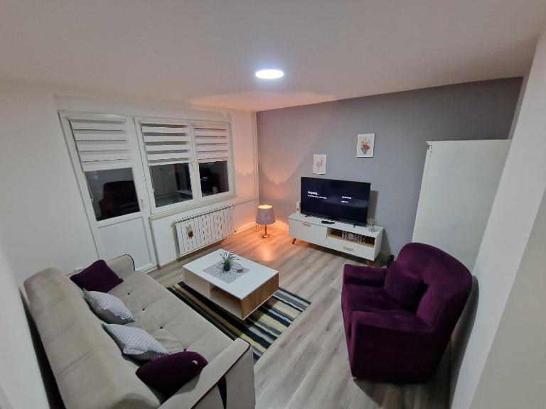 Lilly Apartment Tuzla - Chambres d'hôtes Tuzla
