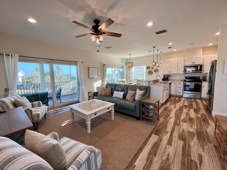Family Tides on LGI - Golf Cart Included - B&B Placida