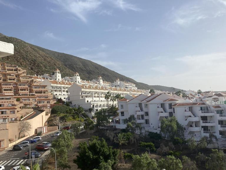 Castle Harbour Luxury Family Home Heated Pool by LoveTenerife - Bed and Breakfast Los Cristianos