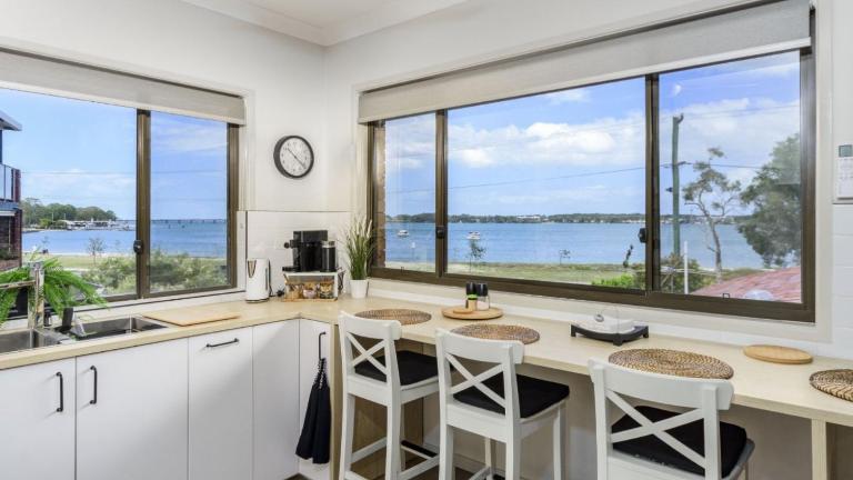 Water Views From Your Window - Ferienwohnung Bulwer