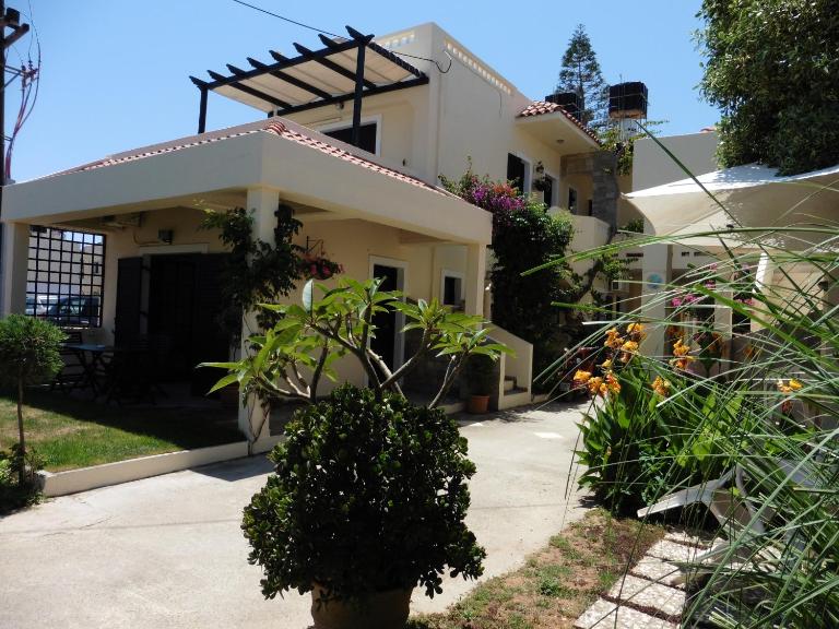 Julies Apartments - B&B Kokkíni Cháni