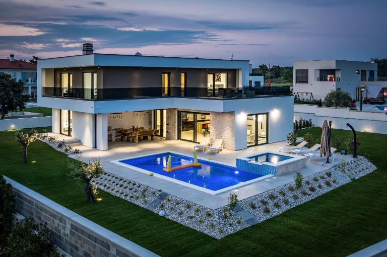 Villa MaEm in Central Istria for families with Sauna, Whirlpool & Sea View - Chambres d'hôtes Juršići