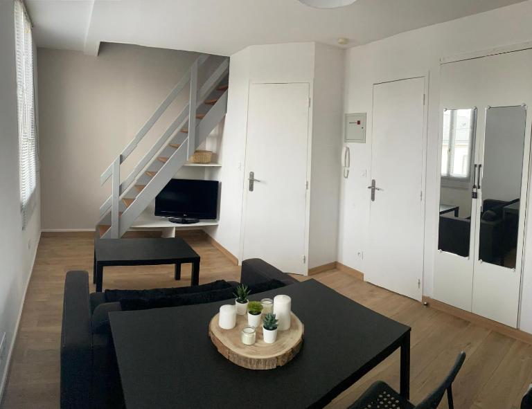 Appartement T1B place saint Anne - B&B La Riche