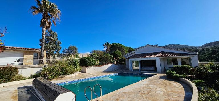 Villa de standing Les Amandiers, vue mer & piscine - Bed and Breakfast Propriano