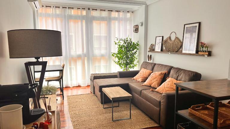 Exclusivo "Gran Bilbao" Suite Deluxe PARKING OPCIONAL - B&B Santurce