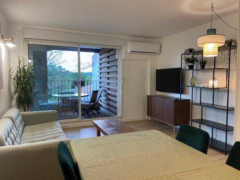 T2 bord du canal du midi piscine - B&B Homps