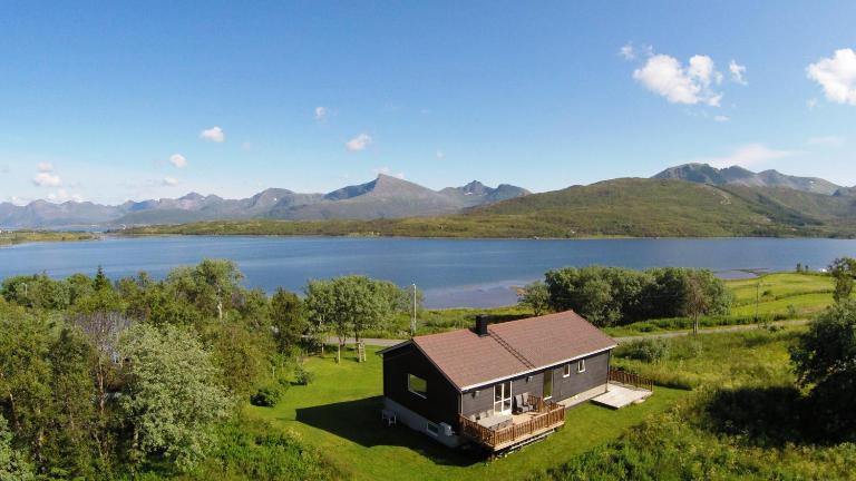 Midt i Lofoten - B&B Allstad