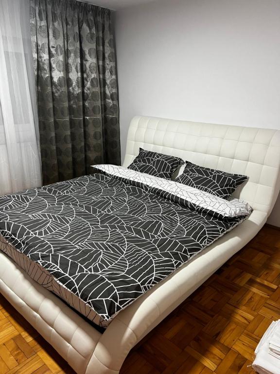 Mona Apartment Taxi#Airport #PARKING#BUCHAREST#THERME - B&B Otopeni