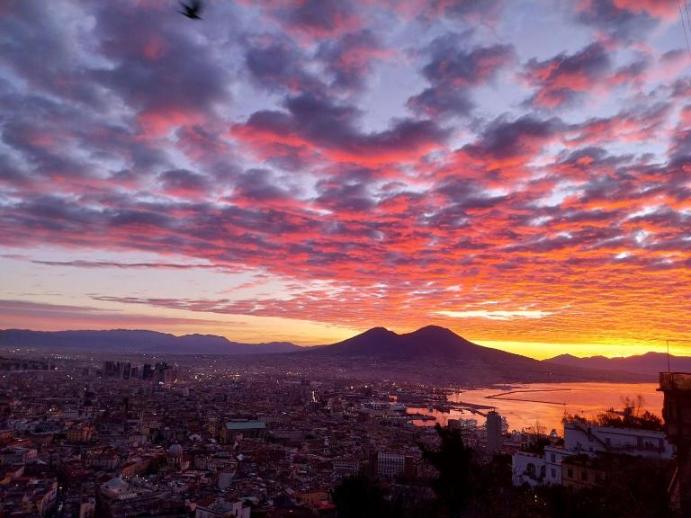 L'Atelier Vedi Napoli ai tuoi piedi - B&B Napoli