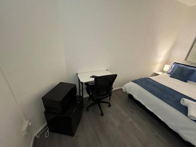 Small cozy private bedroom zone1 - B&B Londra